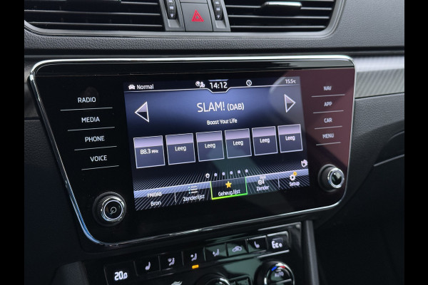 Škoda Superb Combi T218PK iV PHEV AUT-6 Sportline BS Elektr.+Geheugen-Sport-Stoelen+Verwarmd Trekhaak Virtual Cockpit Matrix Led Navi Ecc Ada 1.4t- Plug-in-hybride Achterbank+Stuurverwarming Led Elek.Achterklep Lmv 19" Keyless Dodehoek detectie Verkeersbord detectie 1e Eigenaar Origineel Nederlandse Auto 400 Nm !! + 1600kg trekvermogen