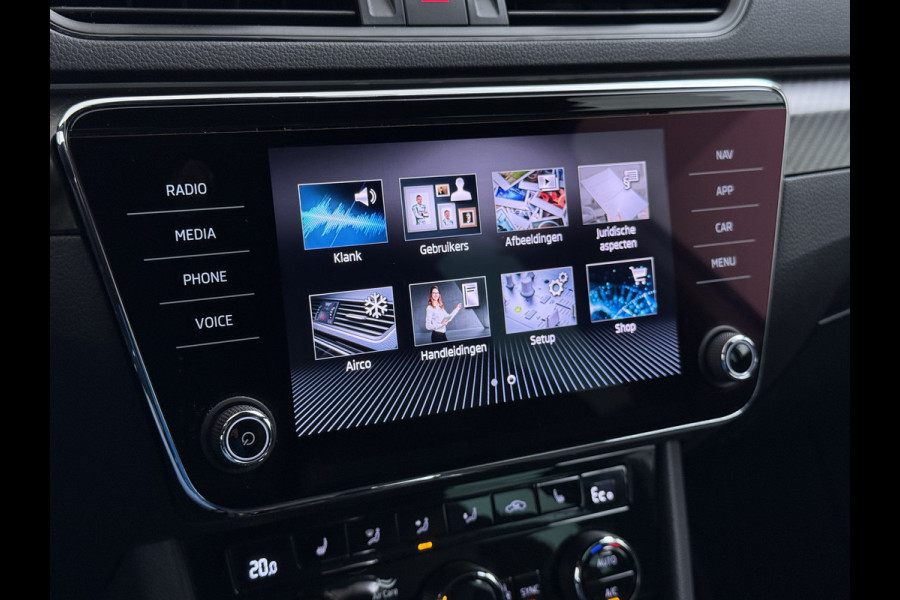 Škoda Superb Combi T218PK iV PHEV AUT-6 Sportline BS Elektr.+Geheugen-Sport-Stoelen+Verwarmd Trekhaak Virtual Cockpit Matrix Led Navi Ecc Ada 1.4t- Plug-in-hybride Achterbank+Stuurverwarming Led Elek.Achterklep Lmv 19" Keyless Dodehoek detectie Verkeersbord detectie 1e Eigenaar Origineel Nederlandse Auto 400 Nm !! + 1600kg trekvermogen