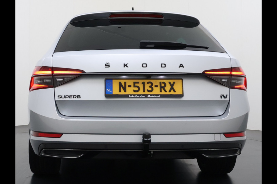 Škoda Superb Combi T218PK iV PHEV AUT-6 Sportline BS Elektr.+Geheugen-Sport-Stoelen+Verwarmd Trekhaak Virtual Cockpit Matrix Led Navi Ecc Ada 1.4t- Plug-in-hybride Achterbank+Stuurverwarming Led Elek.Achterklep Lmv 19" Keyless Dodehoek detectie Verkeersbord detectie 1e Eigenaar Origineel Nederlandse Auto 400 Nm !! + 1600kg trekvermogen