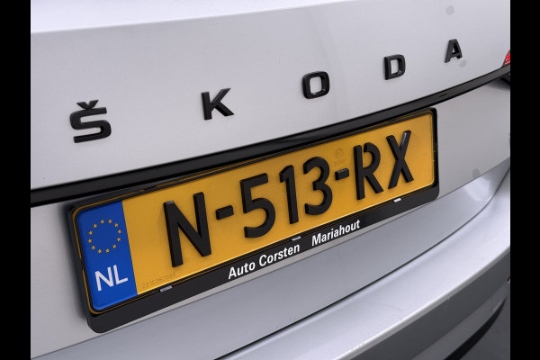 Škoda Superb Combi T218PK iV PHEV AUT-6 Sportline BS Elektr.+Geheugen-Sport-Stoelen+Verwarmd Trekhaak Virtual Cockpit Matrix Led Navi Ecc Ada 1.4t- Plug-in-hybride Achterbank+Stuurverwarming Led Elek.Achterklep Lmv 19" Keyless Dodehoek detectie Verkeersbord detectie 1e Eigenaar Origineel Nederlandse Auto 400 Nm !! + 1600kg trekvermogen