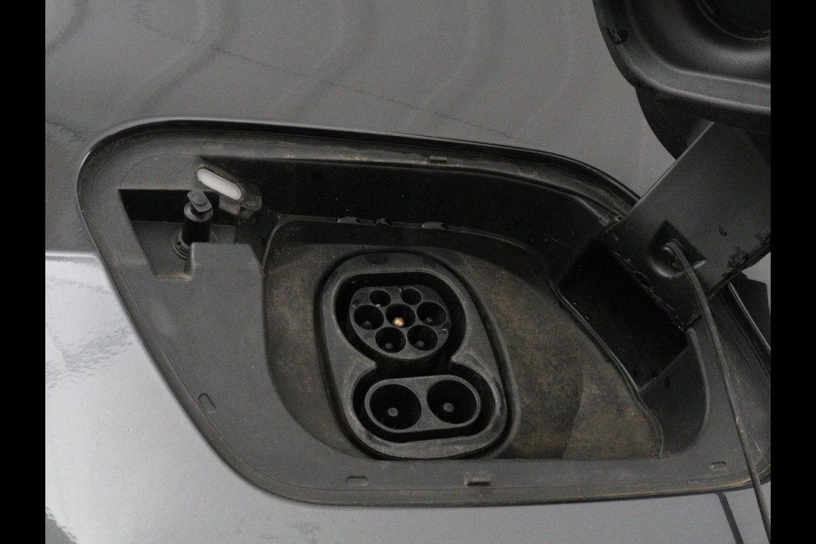 Volkswagen ID.3 Life 58 kWh | SOH 90% | 1e eigenaar | Stoelverwarming | Adaptive cruise | Carplay | Navigatie | Parkeerhulp | Full LED |