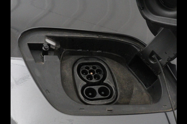 Volkswagen ID.3 Life 58 kWh | SOH 90% | 1e eigenaar | Stoelverwarming | Adaptive cruise | Carplay | Navigatie | Parkeerhulp | Full LED |