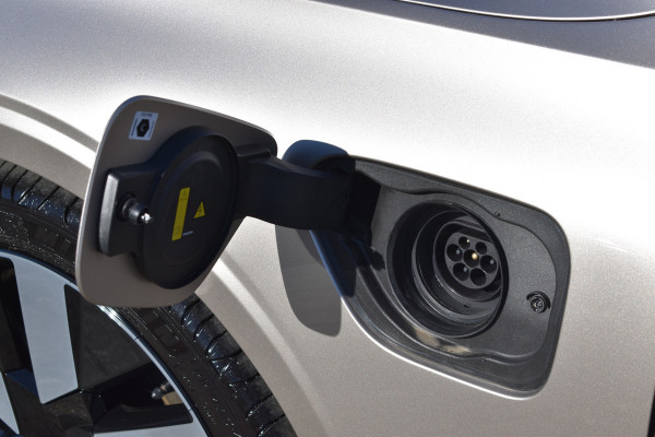 Volvo V60 T6 AWD 350PK Plug-in Hybrid Essential Bright | NIEUW | 19"LMV | Leder | Stuur & Stoelverwarming | Camera |