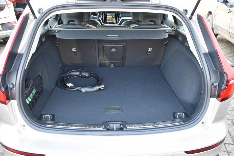 Volvo V60 T6 AWD 350PK Plug-in Hybrid Essential Bright | NIEUW | 19"LMV | Leder | Stuur & Stoelverwarming | Camera |