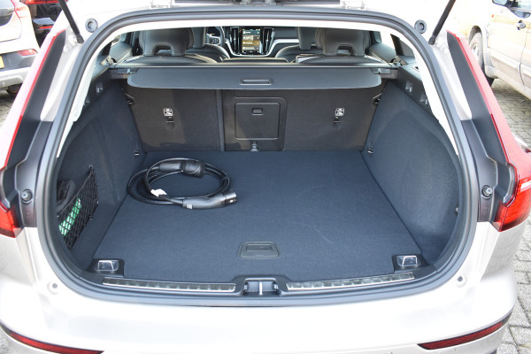 Volvo V60 T6 AWD 350PK Plug-in Hybrid Essential Bright | NIEUW | 19"LMV | Leder | Stuur & Stoelverwarming | Camera |