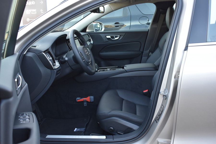 Volvo V60 T6 AWD 350PK Plug-in Hybrid Essential Bright | NIEUW | 19"LMV | Leder | Stuur & Stoelverwarming | Camera |