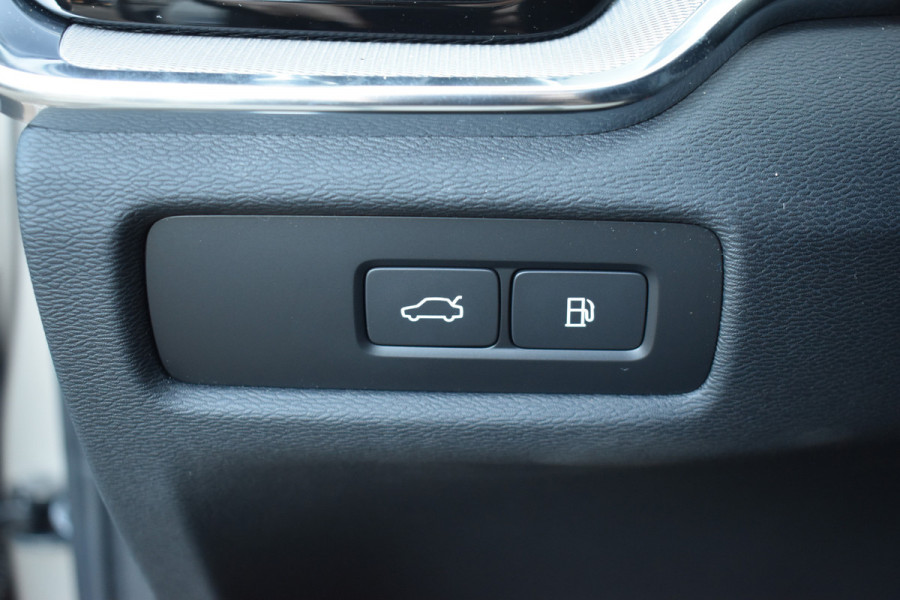 Volvo V60 T6 AWD 350PK Plug-in Hybrid Essential Bright | NIEUW | 19"LMV | Leder | Stuur & Stoelverwarming | Camera |