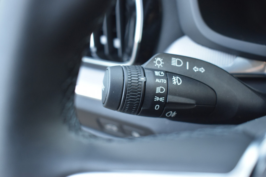 Volvo V60 T6 AWD 350PK Plug-in Hybrid Essential Bright | NIEUW | 19"LMV | Leder | Stuur & Stoelverwarming | Camera |