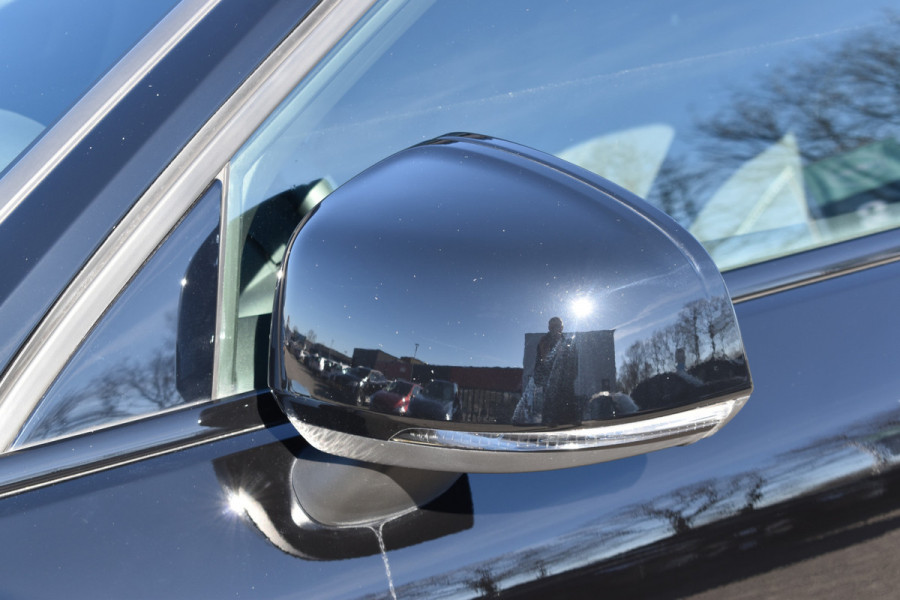 Volvo XC40 Recharge Core 70 kWh | Trekhaak | All season | Camera | Stoelverwarming | Stuurverwarming