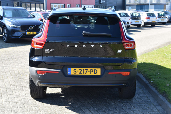Volvo XC40 Recharge Core 70 kWh | Trekhaak | All season | Camera | Stoelverwarming | Stuurverwarming