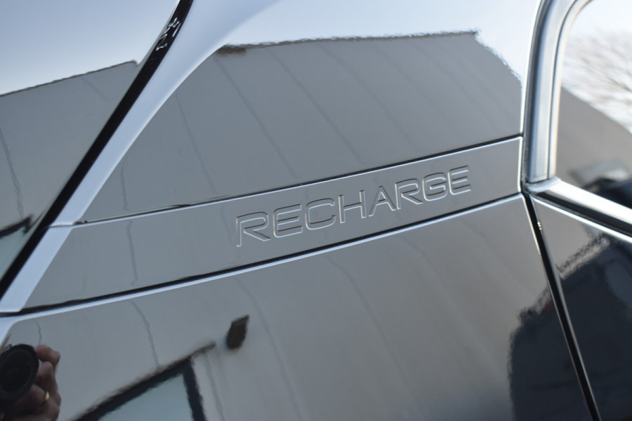 Volvo XC40 Recharge Core 70 kWh | Trekhaak | All season | Camera | Stoelverwarming | Stuurverwarming
