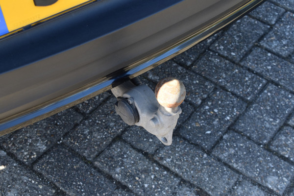 Volvo XC40 Recharge Core 70 kWh | Trekhaak | All season | Camera | Stoelverwarming | Stuurverwarming