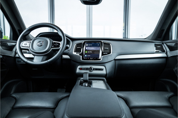 Volvo XC90 2.0 T8 Recharge AWD Plus Dark - Panorama | H&K | Memory | Elek. trekhaak | 360 Camera