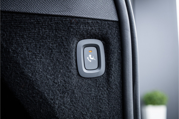 Volvo XC90 2.0 T8 Recharge AWD Plus Dark - Panorama | H&K | Memory | Elek. trekhaak | 360 Camera