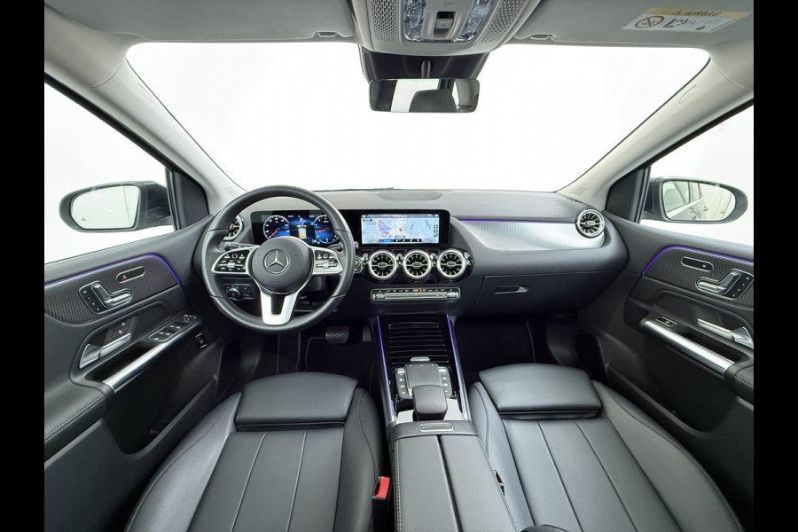 Mercedes-Benz B-Klasse 180T AUT-7 Luxury Pano-Dak Elektr+Leer+Geheugen+Verwarmd-Comfort-Stoel Navi Camera Apple Carplay Android Cruise Control Pdc Zitc Elek.Achterklep Widescreen Park-Assist Break-Assist cockpit Premium+ Smartphone-integratie Dodehoekassistent DAB Bluetooth Led Lmv Keyless Go Easy-pack 1e Eigenaar Dealeronderhouden Zeer Compleet Origineel Nederlandse Auto 1.400kg trekvermogen € 44.000,- nieuw