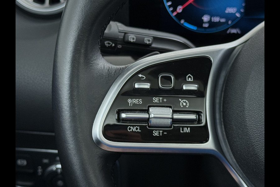 Mercedes-Benz B-Klasse 180T AUT-7 Luxury Pano-Dak Elektr+Leer+Geheugen+Verwarmd-Comfort-Stoel Navi Camera Apple Carplay Android Cruise Control Pdc Zitc Elek.Achterklep Widescreen Park-Assist Break-Assist cockpit Premium+ Smartphone-integratie Dodehoekassistent DAB Bluetooth Led Lmv Keyless Go Easy-pack 1e Eigenaar Dealeronderhouden Zeer Compleet Origineel Nederlandse Auto 1.400kg trekvermogen € 44.000,- nieuw