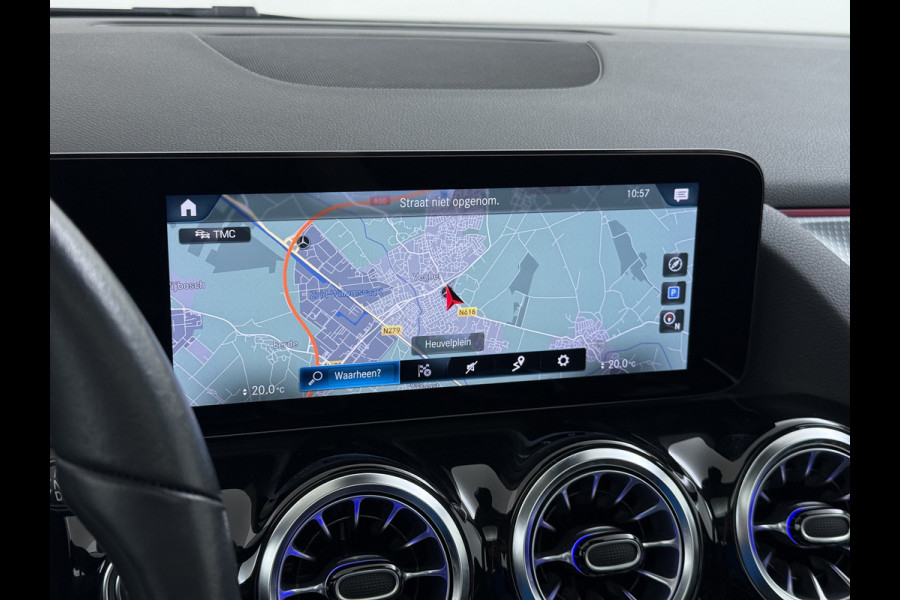 Mercedes-Benz B-Klasse 180T AUT-7 Luxury Pano-Dak Elektr+Leer+Geheugen+Verwarmd-Comfort-Stoel Navi Camera Apple Carplay Android Cruise Control Pdc Zitc Elek.Achterklep Widescreen Park-Assist Break-Assist cockpit Premium+ Smartphone-integratie Dodehoekassistent DAB Bluetooth Led Lmv Keyless Go Easy-pack 1e Eigenaar Dealeronderhouden Zeer Compleet Origineel Nederlandse Auto 1.400kg trekvermogen € 44.000,- nieuw