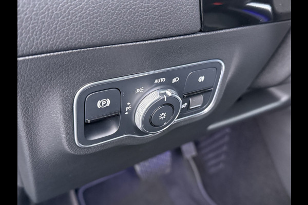 Mercedes-Benz B-Klasse 180T AUT-7 Luxury Pano-Dak Elektr+Leer+Geheugen+Verwarmd-Comfort-Stoel Navi Camera Apple Carplay Android Cruise Control Pdc Zitc Elek.Achterklep Widescreen Park-Assist Break-Assist cockpit Premium+ Smartphone-integratie Dodehoekassistent DAB Bluetooth Led Lmv Keyless Go Easy-pack 1e Eigenaar Dealeronderhouden Zeer Compleet Origineel Nederlandse Auto 1.400kg trekvermogen € 44.000,- nieuw