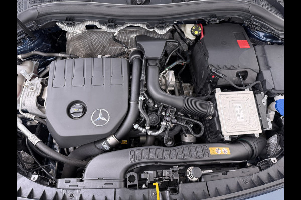 Mercedes-Benz B-Klasse 180T AUT-7 Luxury Pano-Dak Elektr+Leer+Geheugen+Verwarmd-Comfort-Stoel Navi Camera Apple Carplay Android Cruise Control Pdc Zitc Elek.Achterklep Widescreen Park-Assist Break-Assist cockpit Premium+ Smartphone-integratie Dodehoekassistent DAB Bluetooth Led Lmv Keyless Go Easy-pack 1e Eigenaar Dealeronderhouden Zeer Compleet Origineel Nederlandse Auto 1.400kg trekvermogen € 44.000,- nieuw