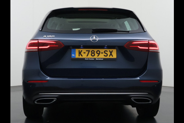 Mercedes-Benz B-Klasse 180T AUT-7 Luxury Pano-Dak Elektr+Leer+Geheugen+Verwarmd-Comfort-Stoel Navi Camera Apple Carplay Android Cruise Control Pdc Zitc Elek.Achterklep Widescreen Park-Assist Break-Assist cockpit Premium+ Smartphone-integratie Dodehoekassistent DAB Bluetooth Led Lmv Keyless Go Easy-pack 1e Eigenaar Dealeronderhouden Zeer Compleet Origineel Nederlandse Auto 1.400kg trekvermogen € 44.000,- nieuw