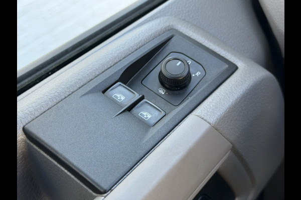 Volkswagen Crafter 35 2.0 TDI L3H3 Euro 6 Airco Pdc Carplay Dab+ Cruise Trekhaak Garantie