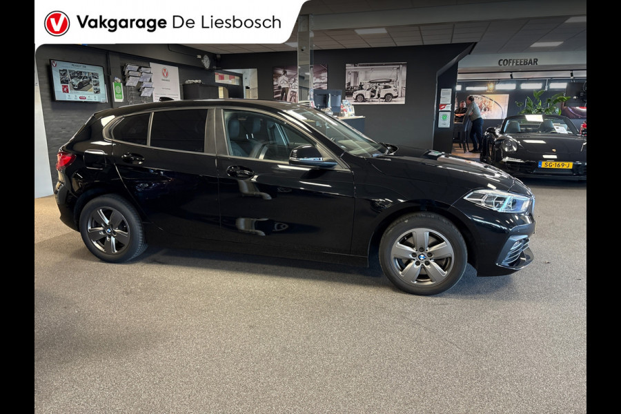 BMW 1-serie 118i Executive Edition,navi,apple carplay,media,pdc,orig ned,cruisec,