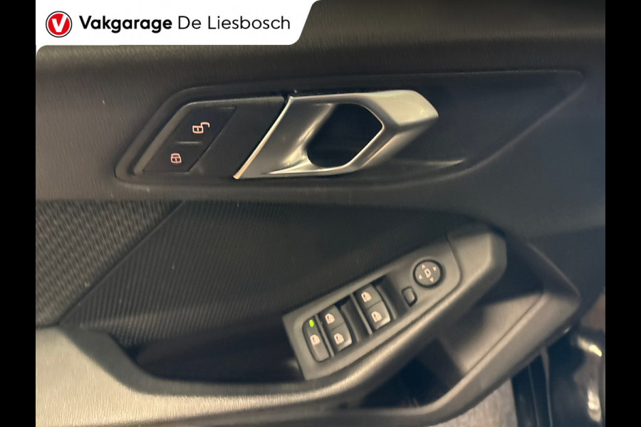 BMW 1-serie 118i Executive Edition,navi,apple carplay,media,pdc,orig ned,cruisec,