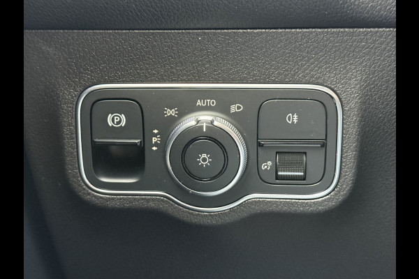 Mercedes-Benz Glb 200 Business Solution AMG | Pano | Ambient Light | 360* Camera | 19 inch