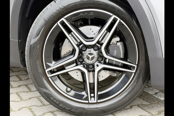 Mercedes-Benz Glb 200 Business Solution AMG | Trekhaak | MultiBeam LED | Camera | DAB+ | 19 inch