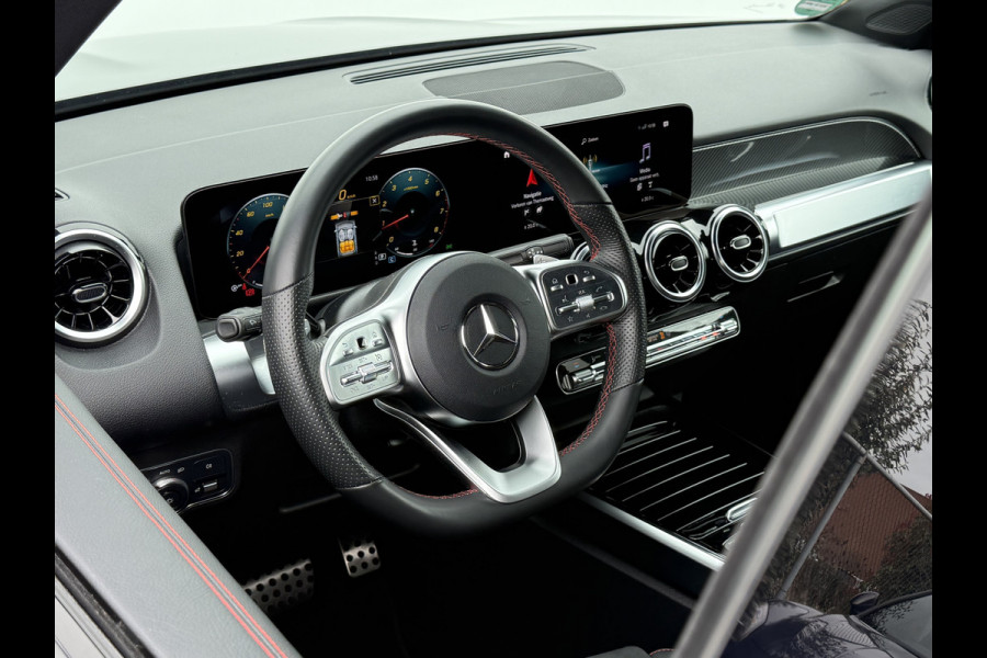 Mercedes-Benz Glb 200 Business Solution AMG | Trekhaak | MultiBeam LED | Camera | DAB+ | 19 inch