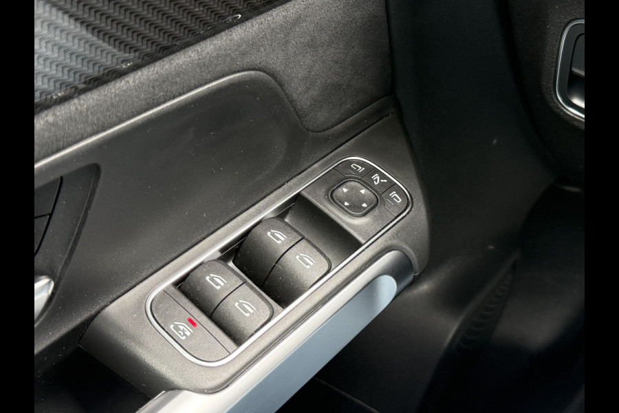 Mercedes-Benz Glb 200 Business Solution AMG | Trekhaak | MultiBeam LED | Camera | DAB+ | 19 inch