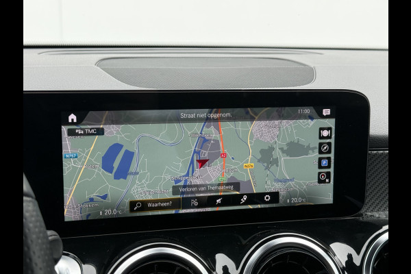 Mercedes-Benz Glb 200 Business Solution AMG | Trekhaak | MultiBeam LED | Camera | DAB+ | 19 inch