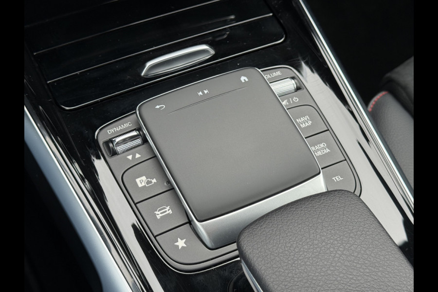 Mercedes-Benz Glb 200 Business Solution AMG | Trekhaak | MultiBeam LED | Camera | DAB+ | 19 inch