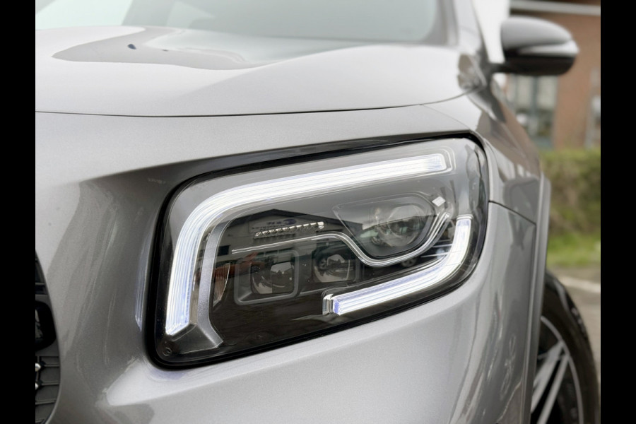 Mercedes-Benz Glb 200 Business Solution AMG | Trekhaak | MultiBeam LED | Camera | DAB+ | 19 inch