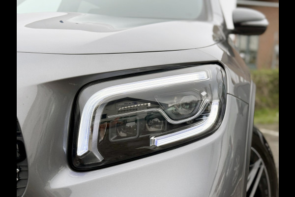 Mercedes-Benz Glb 200 Business Solution AMG | Trekhaak | MultiBeam LED | Camera | DAB+ | 19 inch