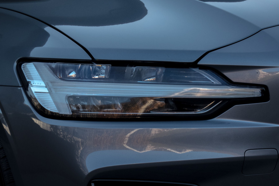 Volvo S60 2.0 T4 R-Design | ACC | STOELVERWARMING | POLESTAR ENGINEERED | ELEKTRISCH VERSTELBARE STOELEN
