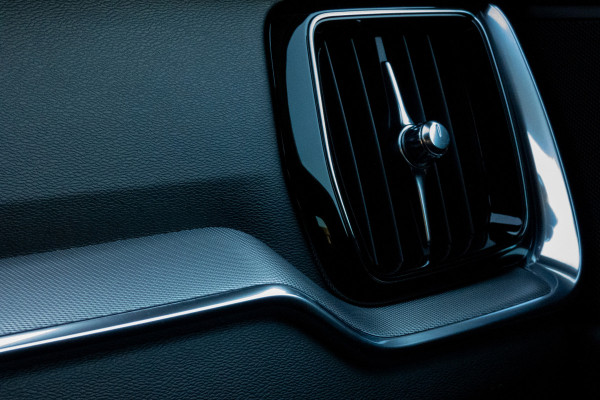 Volvo S60 2.0 T4 R-Design | ACC | STOELVERWARMING | POLESTAR ENGINEERED | ELEKTRISCH VERSTELBARE STOELEN