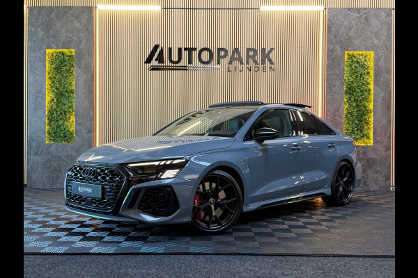 Audi RS3 Limousine 2.5 TFSI RS 3 quattro|PANO|MASSAGE|B&O|ACC|MEMORY|CARPLAY|DEALER ONDERHOUDEN|KEMORA GREY|400PK|BOMVOL!