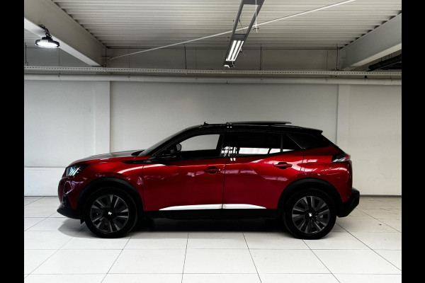 Peugeot e-2008 EV GT Pack 50 kWh SOH 93,4% | Panorama dak | Stoelverwarming | Voorruitverwarming | Keyless | Navigatie | Android auto / Apple carplay