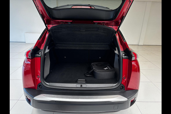 Peugeot e-2008 EV GT Pack 50 kWh SOH 93,4% | Panorama dak | Stoelverwarming | Voorruitverwarming | Keyless | Navigatie | Android auto / Apple carplay