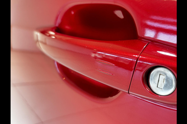 Peugeot e-2008 EV GT Pack 50 kWh SOH 93,4% | Panorama dak | Stoelverwarming | Voorruitverwarming | Keyless | Navigatie | Android auto / Apple carplay