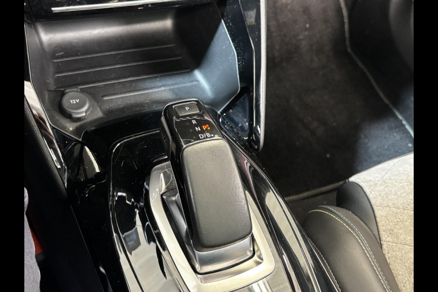 Peugeot e-2008 EV GT Pack 50 kWh SOH 93,4% | Panorama dak | Stoelverwarming | Voorruitverwarming | Keyless | Navigatie | Android auto / Apple carplay