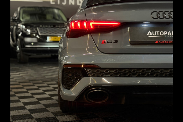 Audi RS3 Limousine GERESERVEERD 2.5 TFSI RS 3 quattro|PANO|MASSAGE|B&O|ACC|MEMORY|CARPLAY|DEALER ONDERHOUDEN|KEMORA GREY|400PK|
