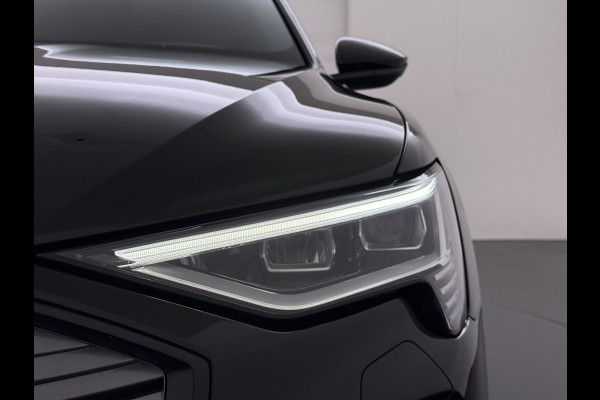 Audi e-tron Sportback 55 Quattro S-Line 408pk 95kWh Pano-Schuif-Dak LED Sport-Stoel-Leer/Alcantara Luchtvering 21" Trekhaak Adaptive-Cruise Spoor-Assi SOH 89% Rode-Remklauwen Zwarte-Hemel Audi-Smartphone-Interface Stoelverwarming Memory Elek.Achterklep DAB Lmv Privacy Glas Led Keyless Actieve Luidspreker 1e Eigenaar Origineel Nederlandse Auto € 93.000 nieuw 1.800kg Trekvermogen