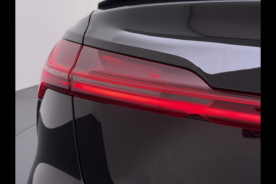 Audi e-tron Sportback 55 Quattro S-Line 408pk 95kWh Pano-Schuif-Dak LED Sport-Stoel-Leer/Alcantara Luchtvering 21" Trekhaak Adaptive-Cruise Spoor-Assi SOH 89% Rode-Remklauwen Zwarte-Hemel Audi-Smartphone-Interface Stoelverwarming Memory Elek.Achterklep DAB Lmv Privacy Glas Led Keyless Actieve Luidspreker 1e Eigenaar Origineel Nederlandse Auto € 93.000 nieuw 1.800kg Trekvermogen