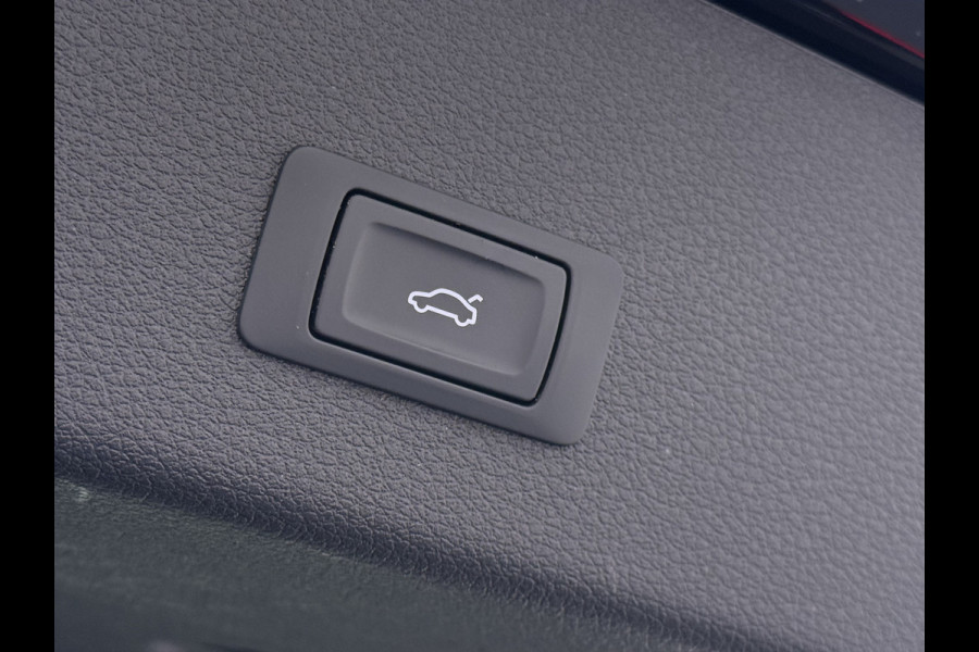 Audi e-tron Sportback 55 Quattro S-Line 408pk 95kWh Pano-Schuif-Dak LED Sport-Stoel-Leer/Alcantara Luchtvering 21" Trekhaak Adaptive-Cruise Spoor-Assi SOH 89% Rode-Remklauwen Zwarte-Hemel Audi-Smartphone-Interface Stoelverwarming Memory Elek.Achterklep DAB Lmv Privacy Glas Led Keyless Actieve Luidspreker 1e Eigenaar Origineel Nederlandse Auto € 93.000 nieuw 1.800kg Trekvermogen