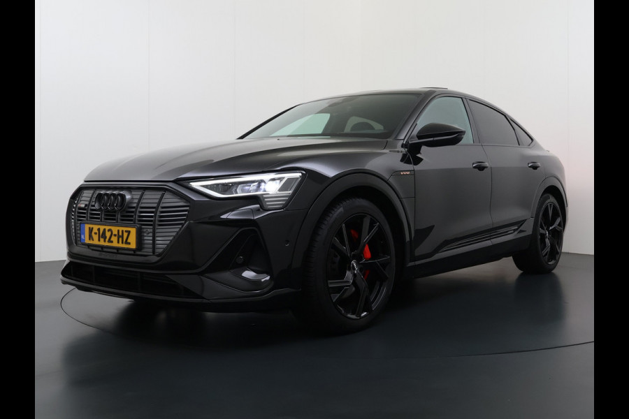 Audi e-tron Sportback 55 Quattro S-Line 408pk 95kWh Pano-Schuif-Dak LED Sport-Stoel-Leer/Alcantara Luchtvering 21" Trekhaak Adaptive-Cruise Spoor-Assi SOH 89% Rode-Remklauwen Zwarte-Hemel Audi-Smartphone-Interface Stoelverwarming Memory Elek.Achterklep DAB Lmv Privacy Glas Led Keyless Actieve Luidspreker 1e Eigenaar Origineel Nederlandse Auto € 93.000 nieuw 1.800kg Trekvermogen