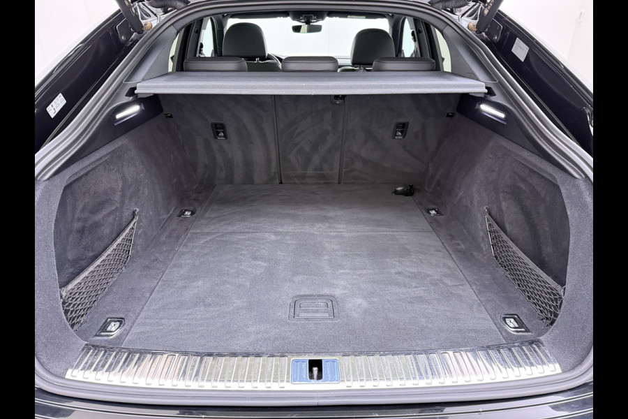 Audi e-tron Sportback 55 Quattro S-Line 408pk 95kWh Pano-Schuif-Dak LED Sport-Stoel-Leer/Alcantara Luchtvering 21" Trekhaak Adaptive-Cruise Spoor-Assi SOH 89% Rode-Remklauwen Zwarte-Hemel Audi-Smartphone-Interface Stoelverwarming Memory Elek.Achterklep DAB Lmv Privacy Glas Led Keyless Actieve Luidspreker 1e Eigenaar Origineel Nederlandse Auto € 93.000 nieuw 1.800kg Trekvermogen
