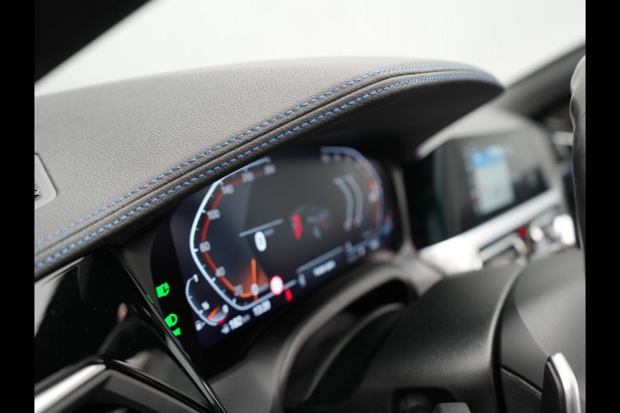 BMW 4 Serie Cabrio 430i M Sport 245pk Dealer O.H DRAVITGRAU | Lederen Sportstoelen Memory | Nekverwarming | 19"L.M | Harman Kardon |  M Sportremmen | Camera | Sfeerverlichting | Apple Carplay | LED |