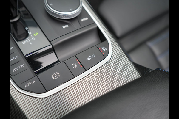 BMW 4 Serie Cabrio 430i M Sport 245pk Dealer O.H DRAVITGRAU | Lederen Sportstoelen Memory | Nekverwarming | 19"L.M | Harman Kardon |  M Sportremmen | Camera | Sfeerverlichting | Apple Carplay | LED |